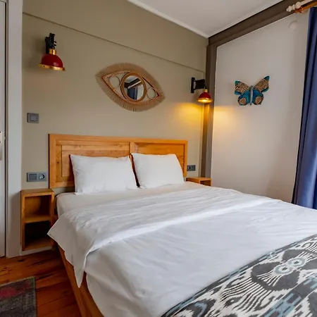 Cihangir Hotel *